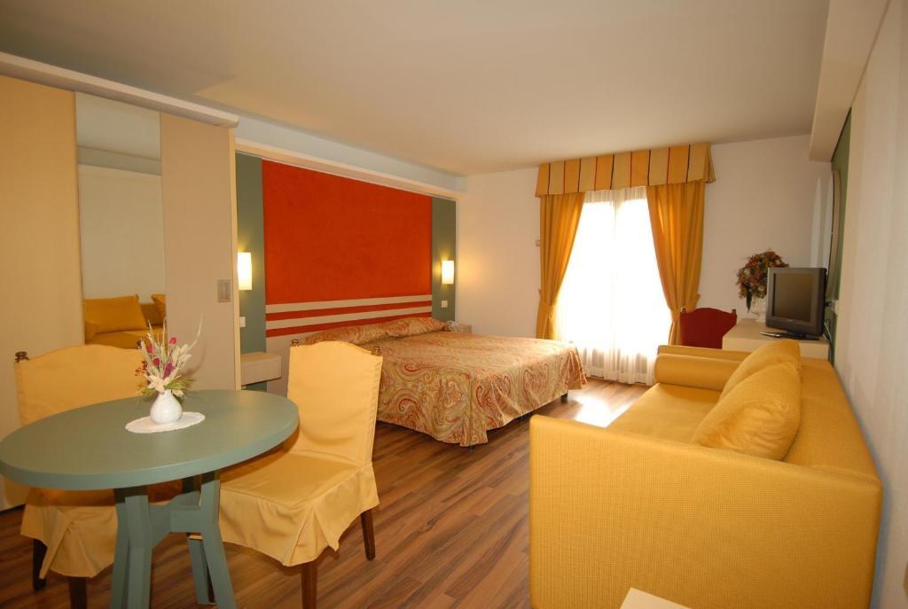 Hotel Baita Clementi Bormio Cameră foto